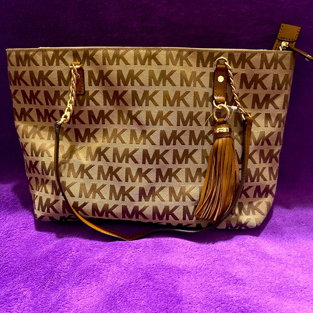 Michael Kors purse